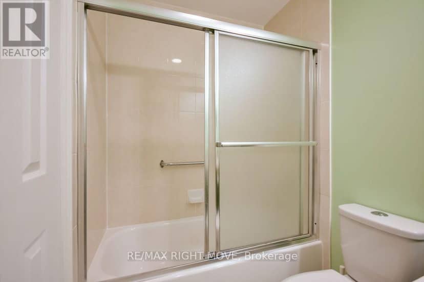 Unit 302 - 9 Westmount Drive S — photo 25 of 34