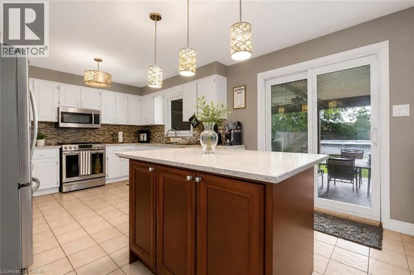 330 MARGARET Avenue — photo 6 of 37