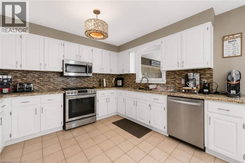 330 MARGARET Avenue — photo 7 of 37