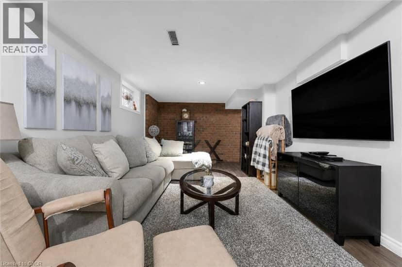 330 MARGARET Avenue — photo 15 of 37
