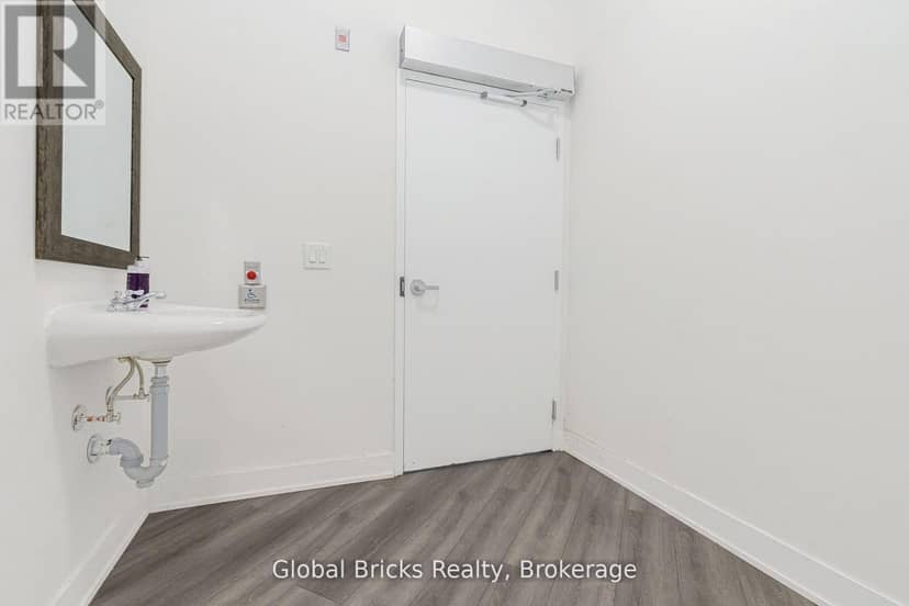 49 Burnhamthorpe Road E, Oakville, photo 8