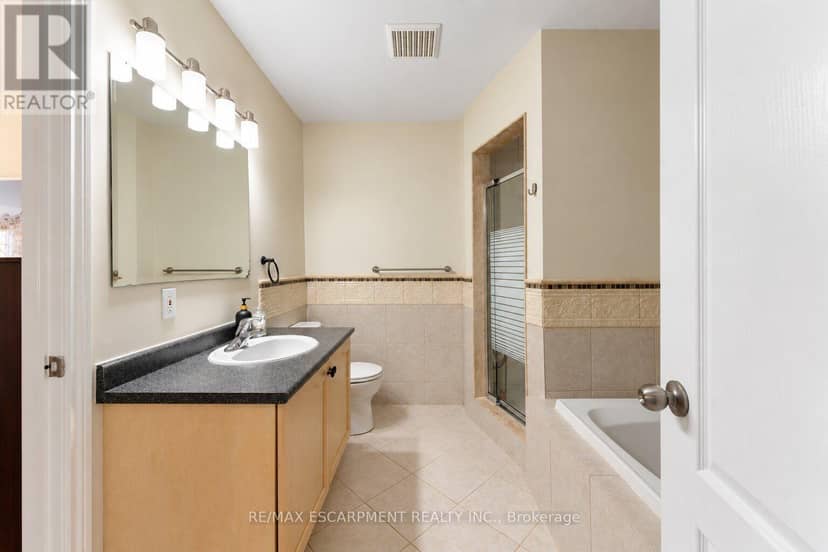 24 - 1375 Stephenson Drive — photo 19 of 35