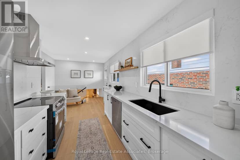 2141 Herridge Drive — photo 13 of 35