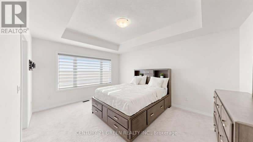 135 Fairey Crescent — photo 14 of 36