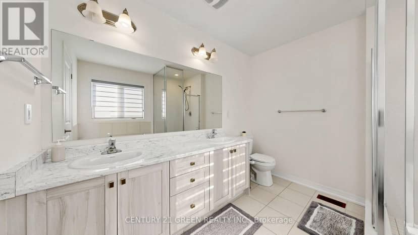 135 Fairey Crescent — photo 17 of 36
