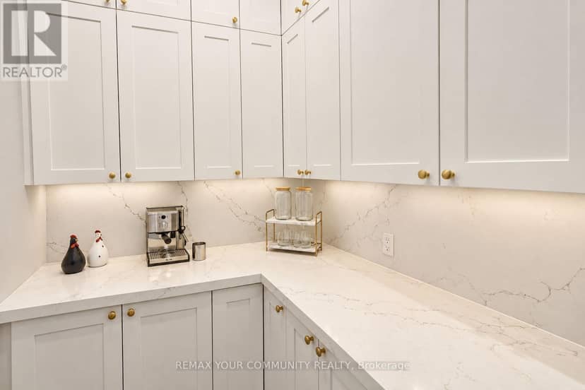 1415 Rebecca Street, Oakville, photo 8