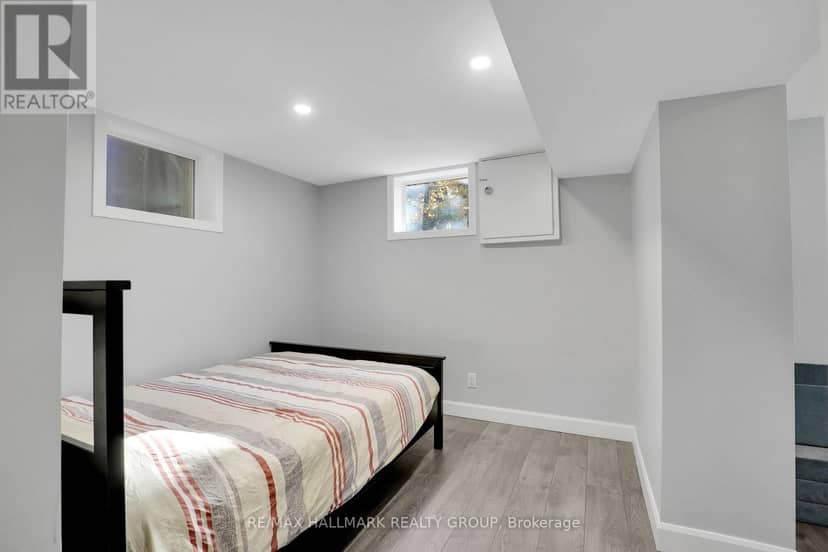 1340 Leaside Avenue — photo 17 of 27