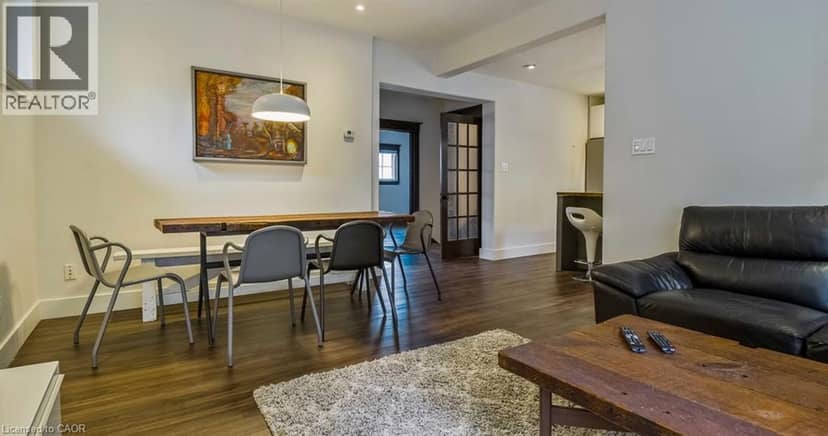 217 CAROLINE Street S — photo 18 of 40