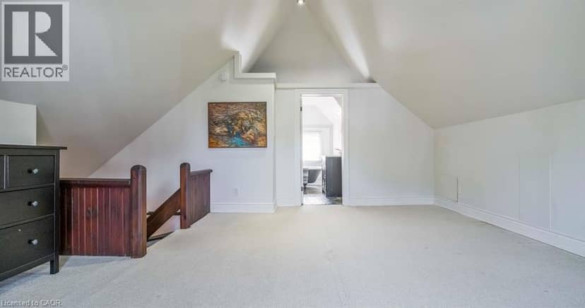 217 CAROLINE Street S — photo 31 of 40