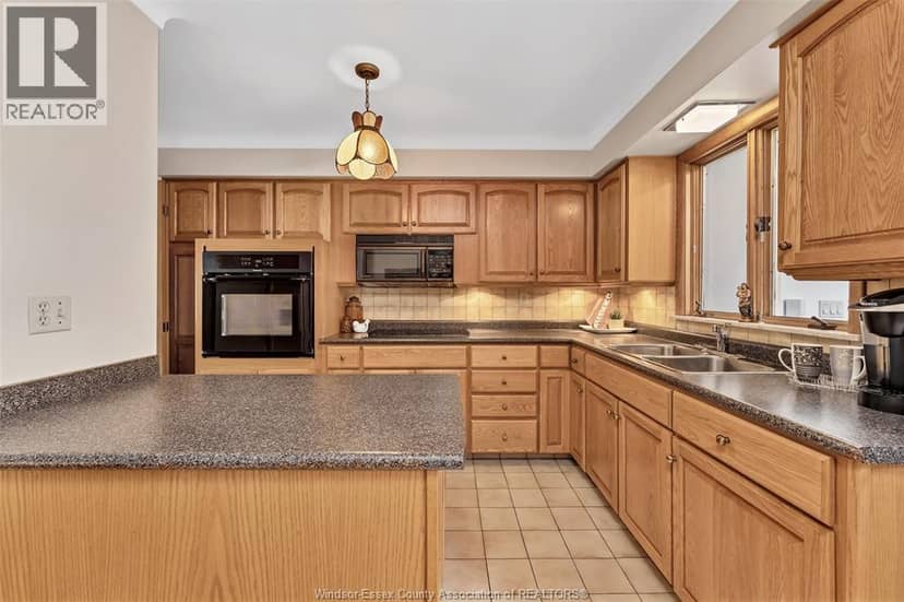 2360 Leonard Road — photo 13 of 40