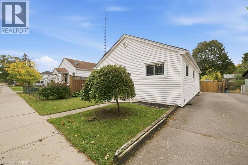 69 SIXTH Avenue, Brantford, photo 3