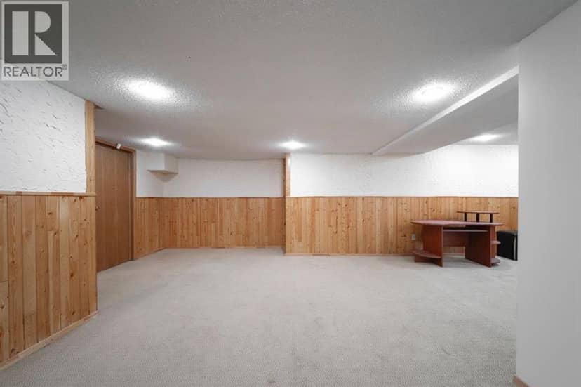 118 Dickins Close — photo 37 of 40