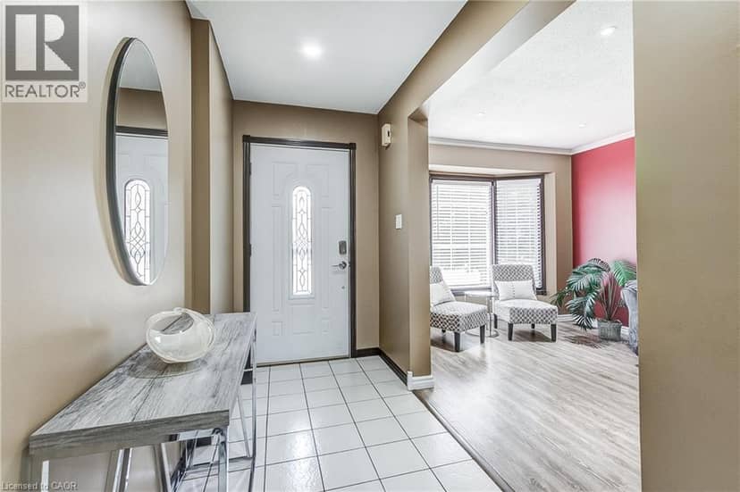 357 ACADIA Drive, Hamilton, photo 3