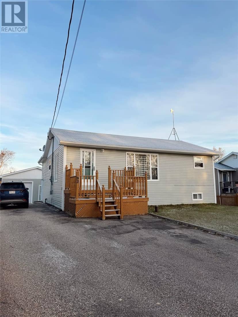 92 Juniper Avenue, Cormack, photo 2