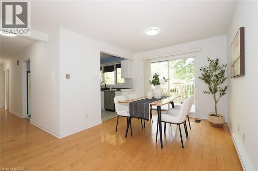 98 AMOS Avenue, Waterloo, photo 5