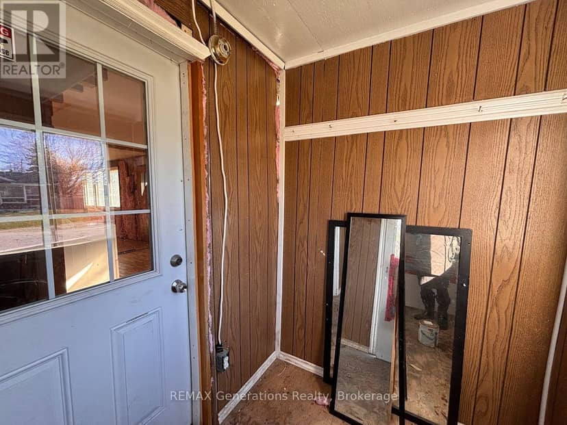 10 Adjala Avenue — photo 16 of 28