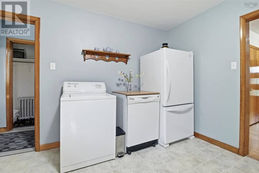 512 Windsor Junction Road — photo 12 of 40