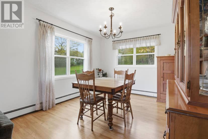 512 Windsor Junction Road — photo 17 of 40