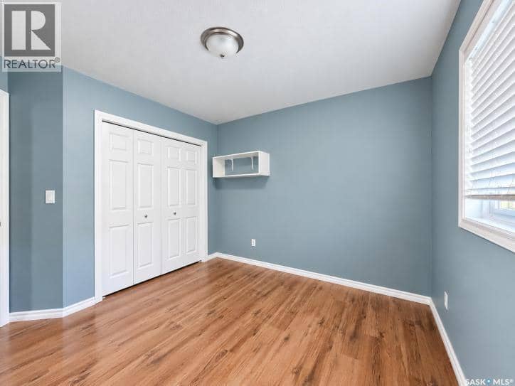 562 Blackburn CRESCENT — photo 13 of 31