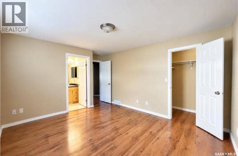 562 Blackburn CRESCENT — photo 17 of 31