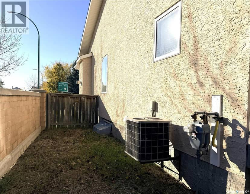 562 Blackburn CRESCENT — photo 31 of 31