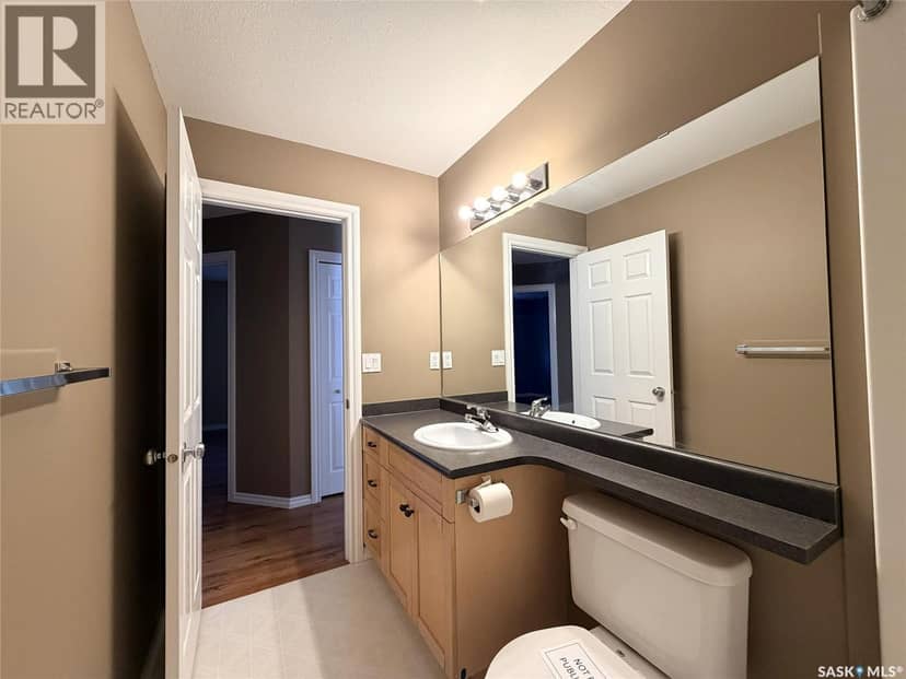 562 Blackburn CRESCENT — photo 16 of 31