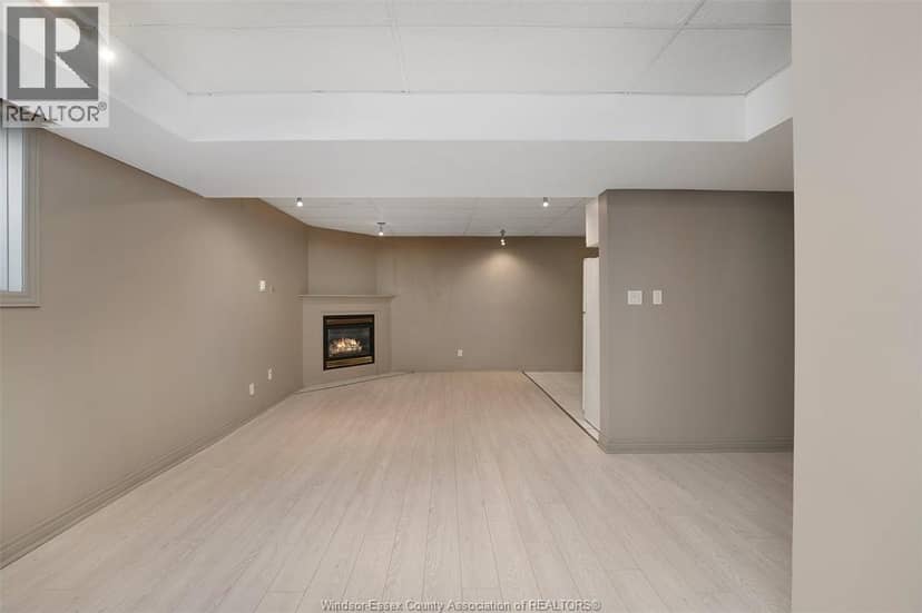 2314 St Clair Avenue — photo 25 of 40