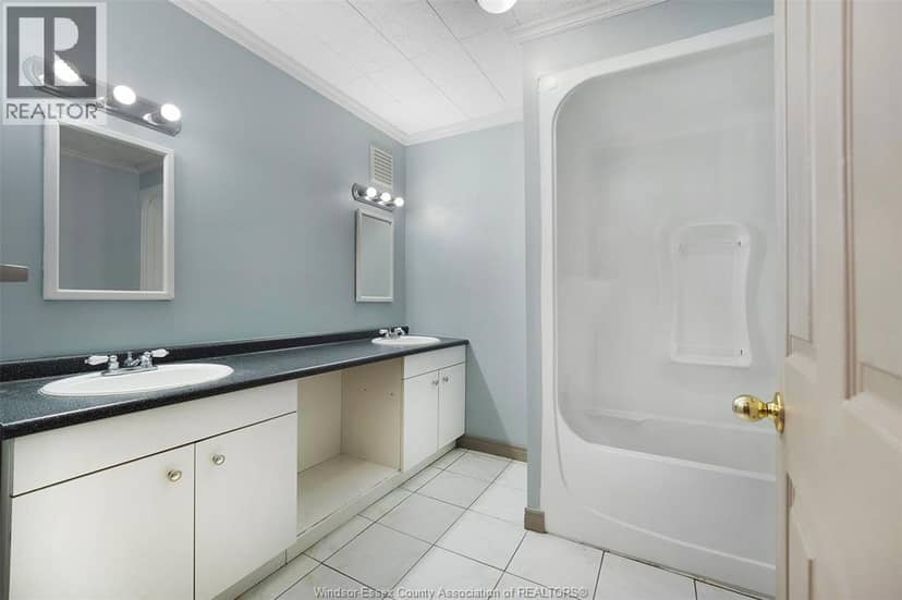 2314 St Clair Avenue — photo 32 of 40