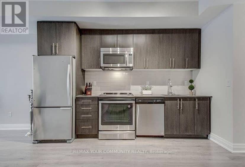 TH08 - 780 Sheppard Avenue, Toronto, photo 3