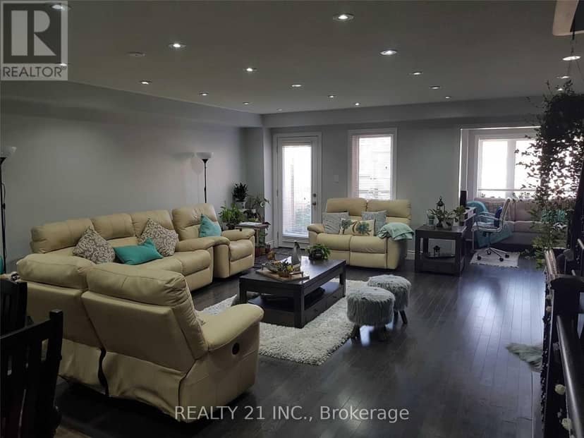 37 Pringdale Gardens Circle, Toronto, photo 4