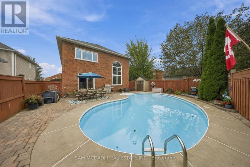 135 Watford Street — photo 10 of 40