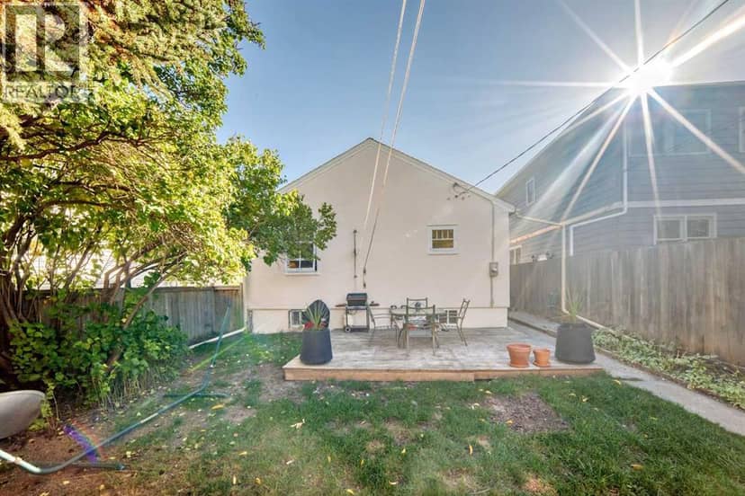 532 18 Avenue NW — photo 31 of 38