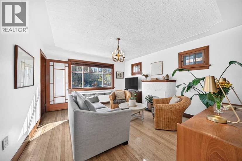 532 18 Avenue NW, Calgary, photo 2