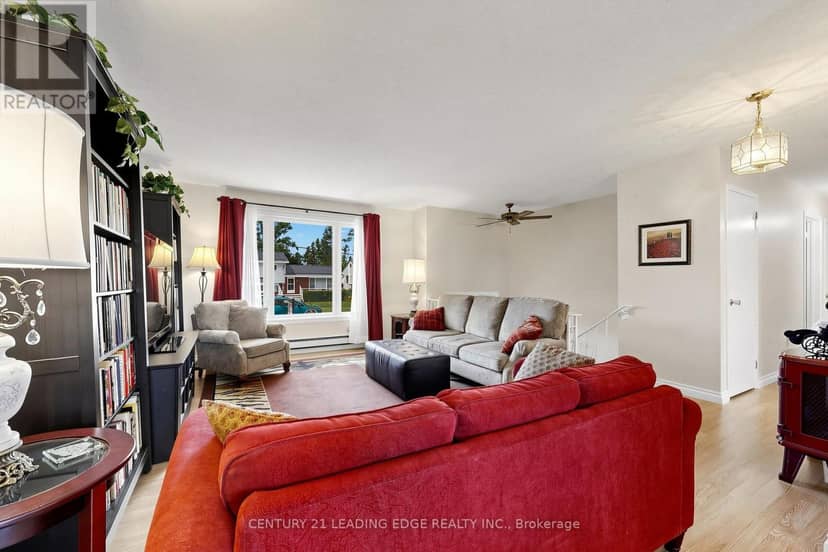 553 James Street, Brock, photo 5