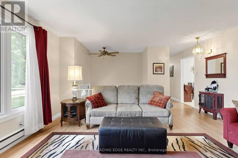 553 James Street, Brock, photo 6