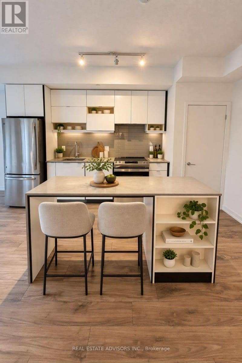 1002 - 4065 Confederation Parkway, Mississauga, photo 4