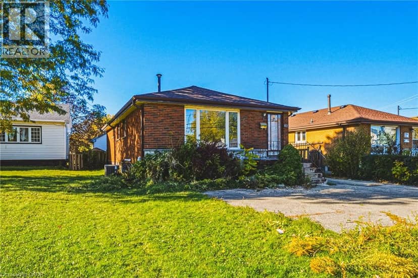 928 UPPER GAGE Avenue, Hamilton