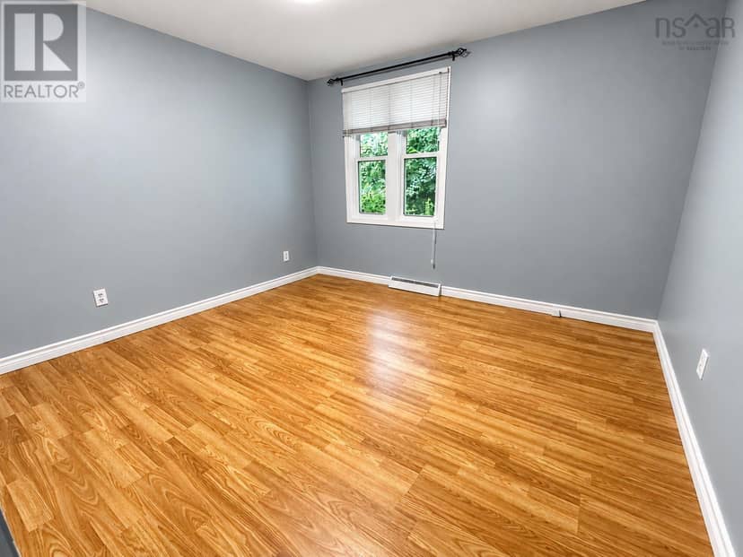 27 Smith Avenue — photo 14 of 37