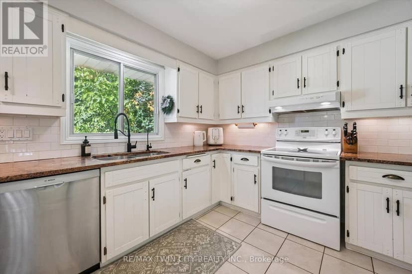 51 Cayley Court — photo 10 of 40