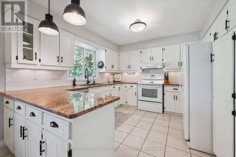 51 Cayley Court — photo 9 of 40