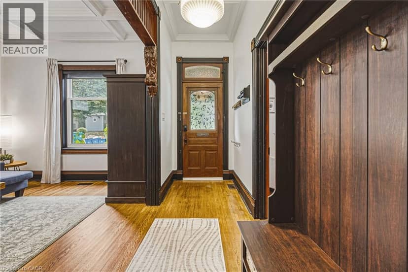 103 COURTNEY Street — photo 5 of 40
