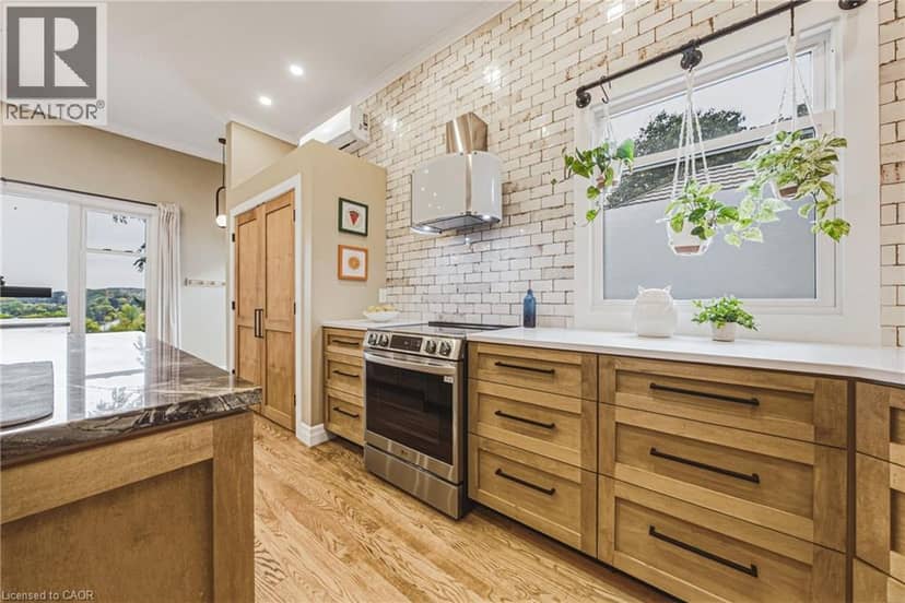 103 COURTNEY Street — photo 12 of 40