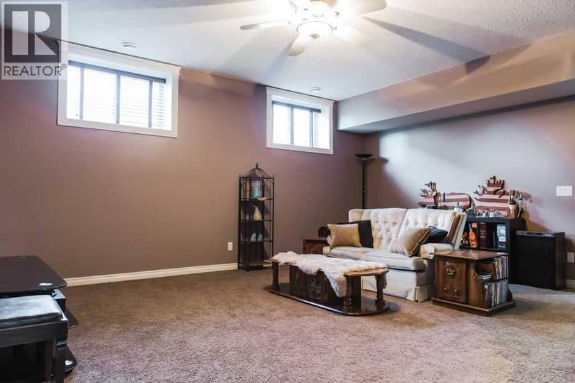 7925 Carriage Lane Drive — photo 33 of 40