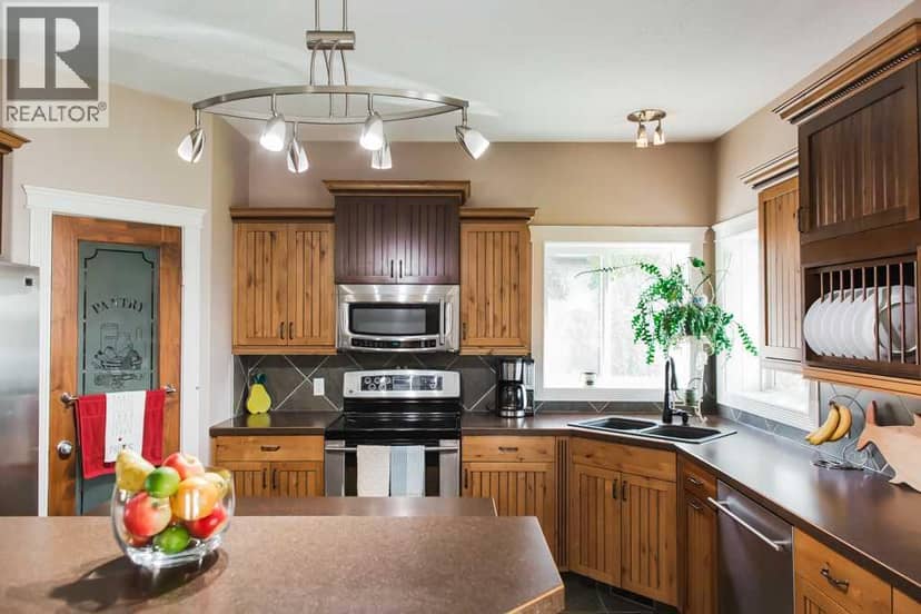 7925 Carriage Lane Drive — photo 11 of 40