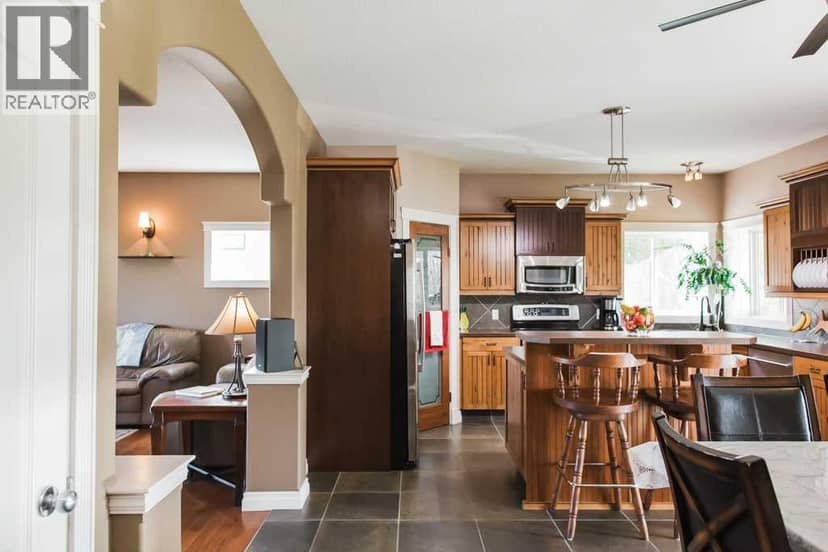 7925 Carriage Lane Drive, Rural Grande Prairie No. 1, County of, photo 8