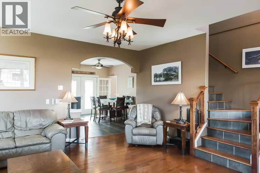 7925 Carriage Lane Drive — photo 18 of 40
