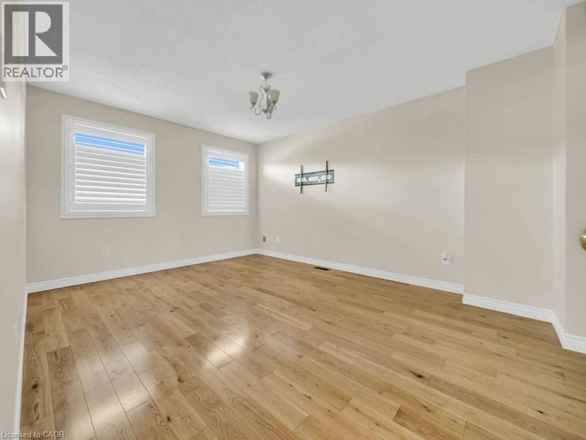 16 GLENNIE Court — photo 23 of 40
