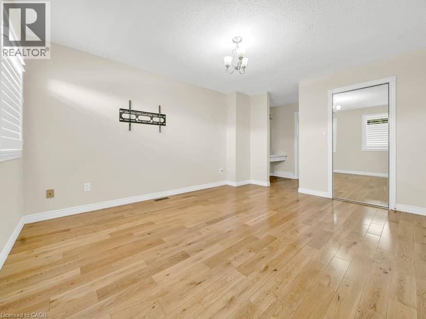 16 GLENNIE Court — photo 24 of 40