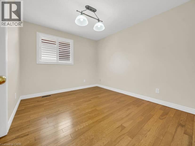 16 GLENNIE Court — photo 31 of 40
