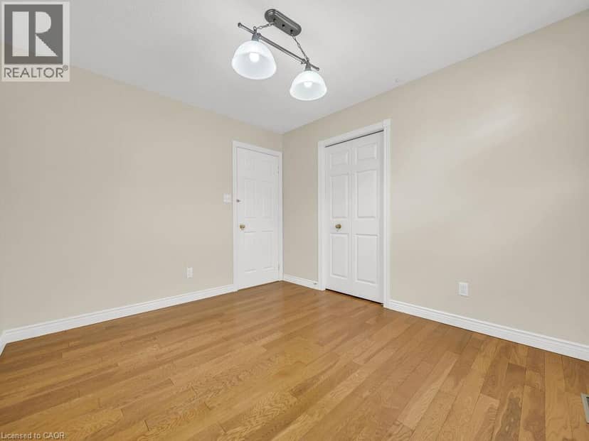 16 GLENNIE Court — photo 32 of 40